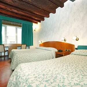 Hotel Corot, Rzym